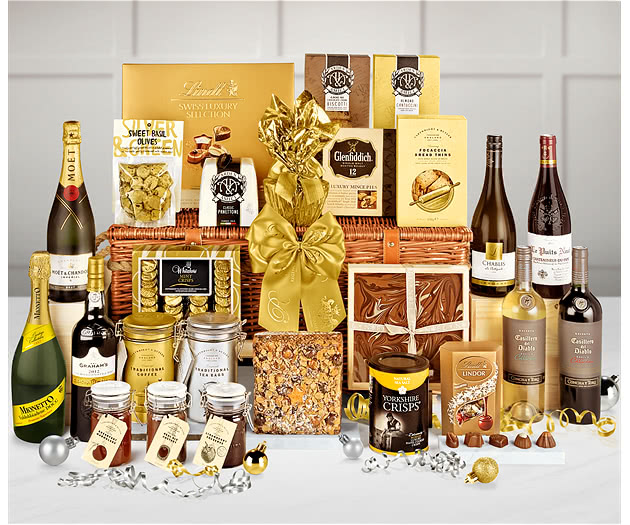 Luxury Celebration Hamper With Moët Champagne