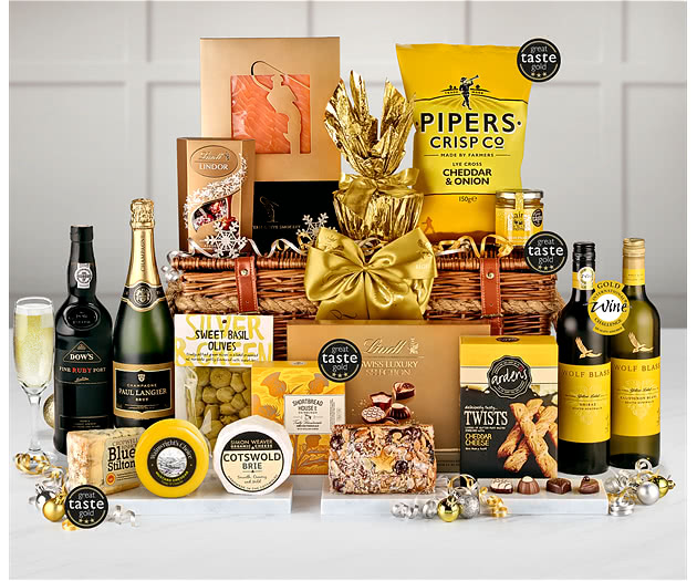 Christmas Star Hamper With Champagne